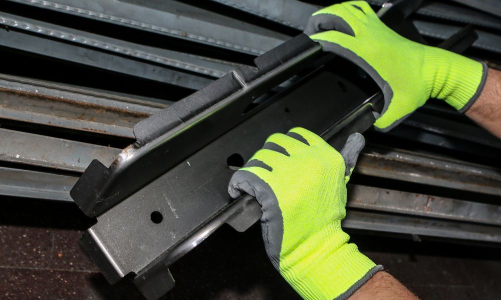 A Guide to Choosing the Right Work Gloves